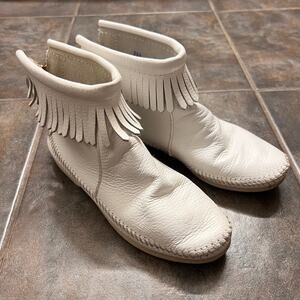 MINNETONKA MOCCASINS VINTAGE WHITE LEATHER SIZE 5